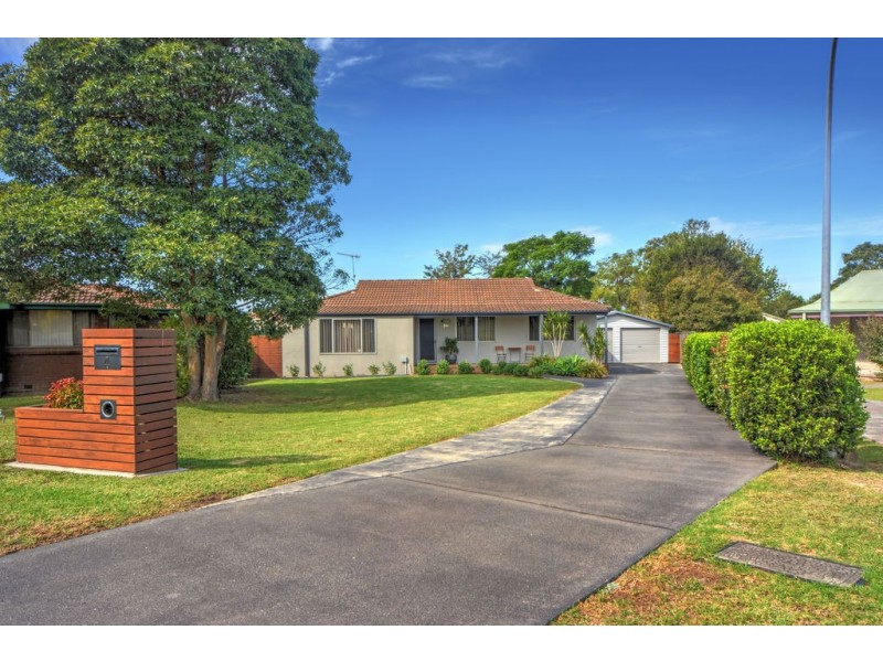 4 Ramsey Grove, Bomaderry NSW 2541