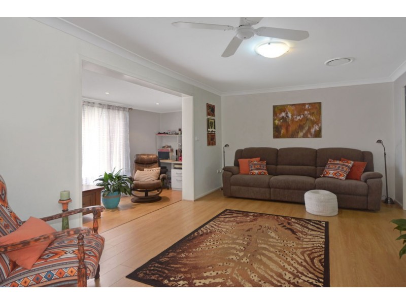 4 Ramsey Grove, Bomaderry NSW 2541