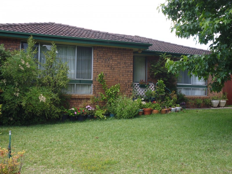 19 Fuchsia Crescent, Bomaderry NSW 2541