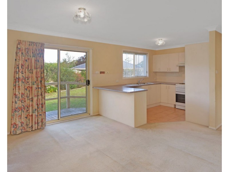 16 Hermes Crescent, Worrigee NSW 2540