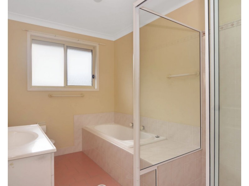 16 Hermes Crescent, Worrigee NSW 2540