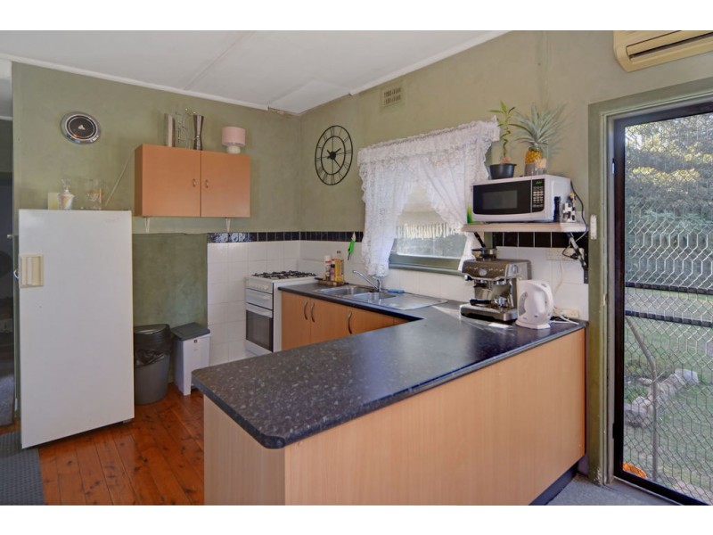 7 Beinda Street, Bomaderry NSW 2541