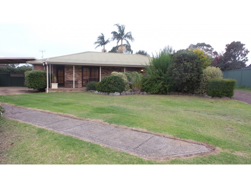 4 Wasdale Place, Bomaderry NSW 2541