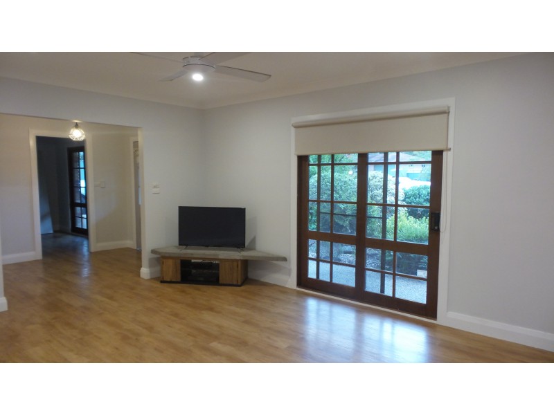 4 Wasdale Place, Bomaderry NSW 2541