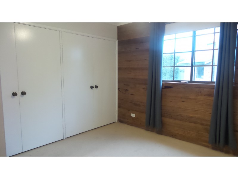 4 Wasdale Place, Bomaderry NSW 2541