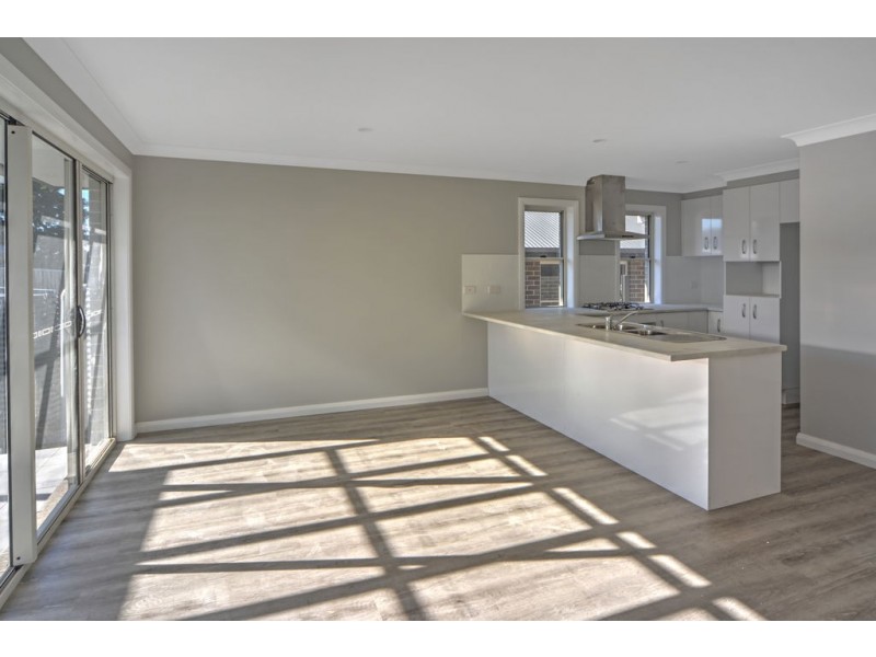 4&6/9 Harbour Boulevarde, Bomaderry NSW 2541