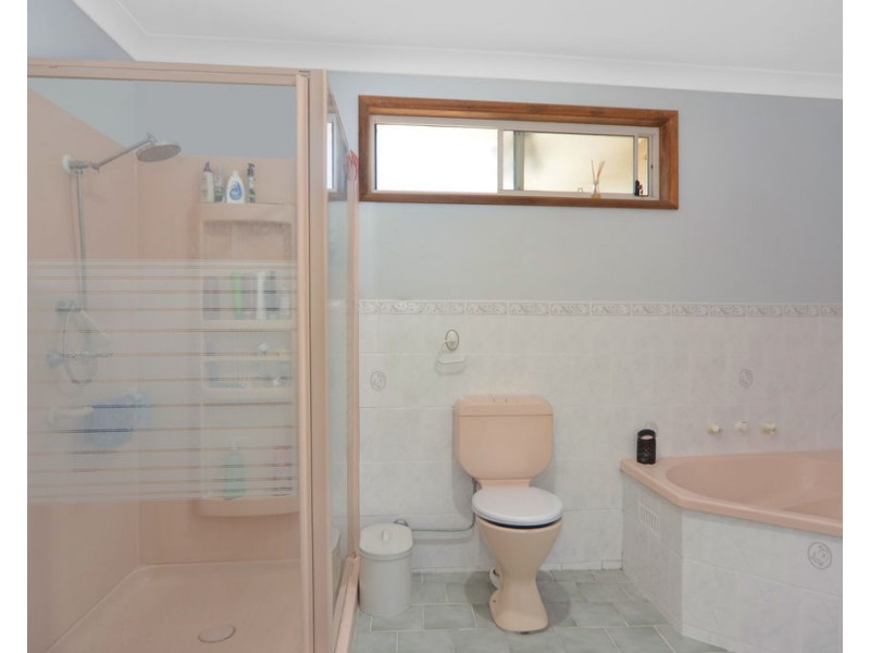 12 Shirley Street, Bomaderry NSW 2541