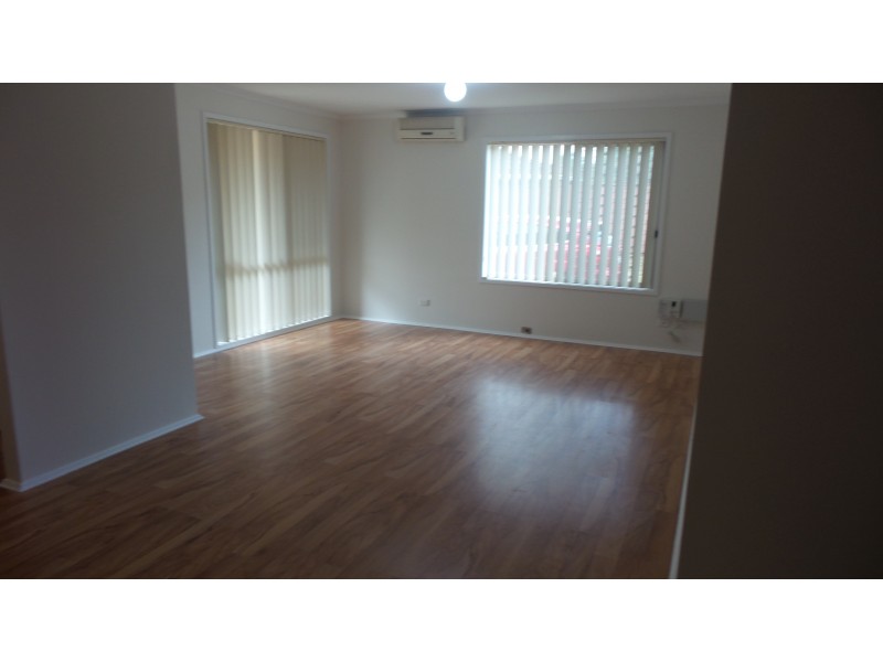 3/6 Carisbrooke Close, Bomaderry NSW 2541