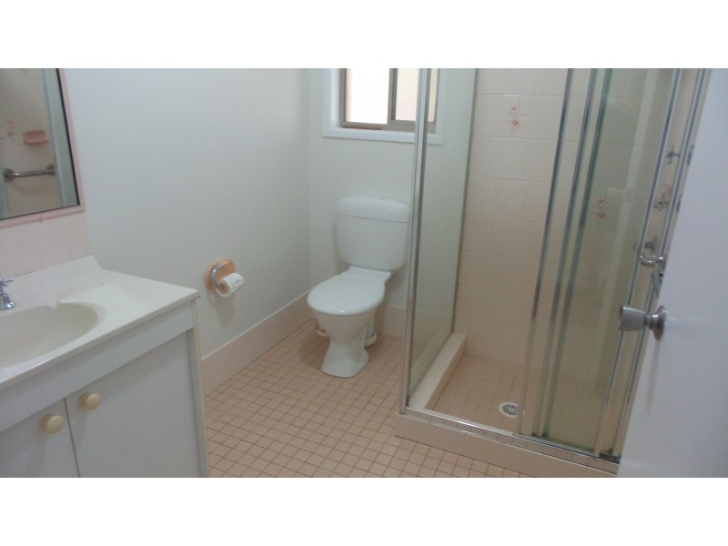 3/6 Carisbrooke Close, Bomaderry NSW 2541