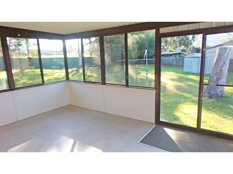 4 Camellia Grove, Bomaderry NSW 2541