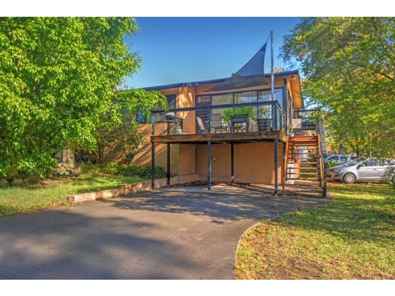33 Walsh Crescent, North Nowra NSW 2541