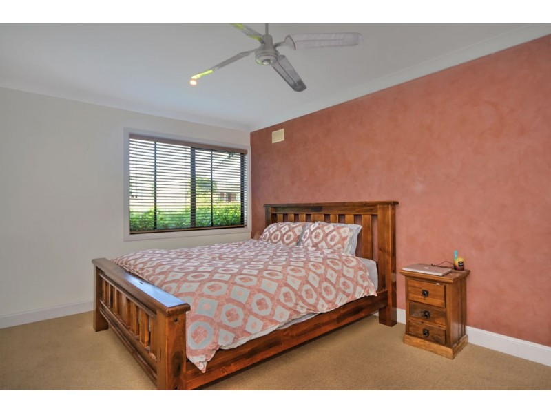 33 Walsh Crescent, North Nowra NSW 2541