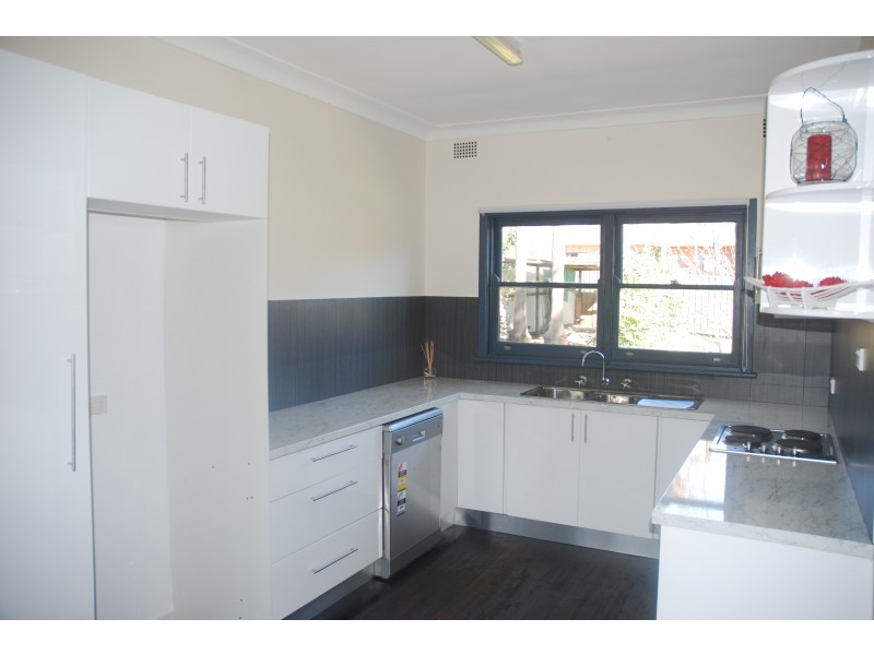 106 Kalandar Street, Nowra NSW 2541