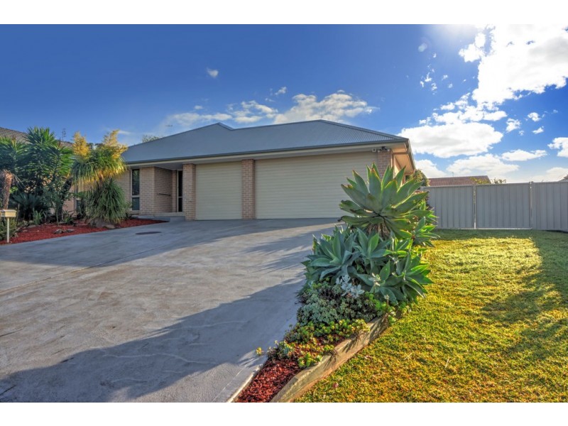16 Barbata Grove, South Nowra NSW 2541