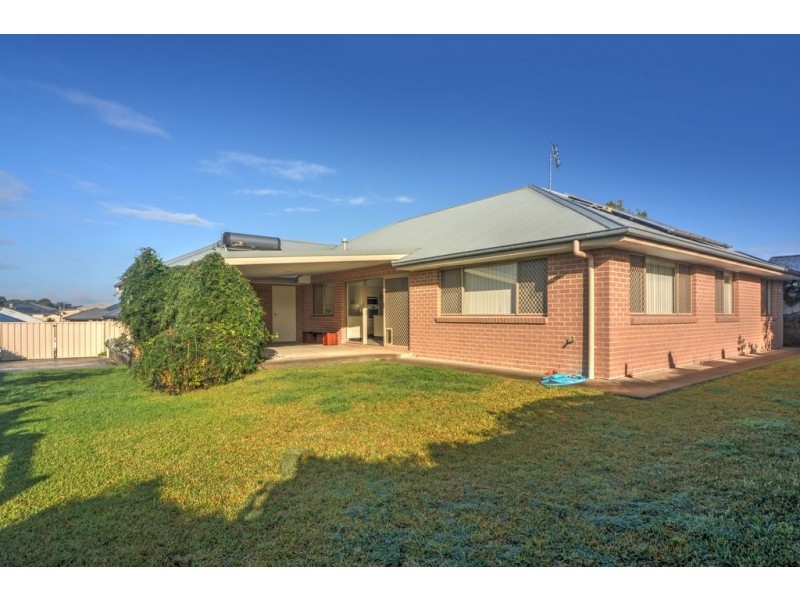 16 Barbata Grove, South Nowra NSW 2541