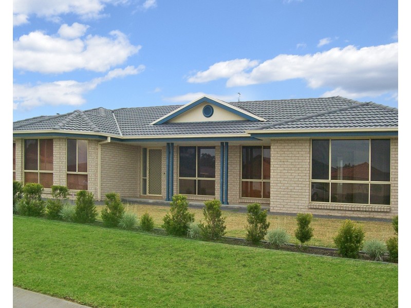 2 Guinea Flower Crescent, Worrigee NSW 2540