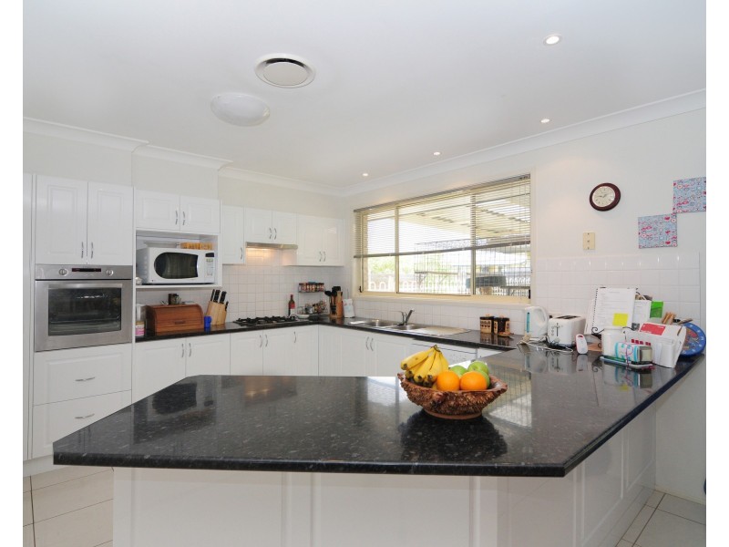 2 Guinea Flower Crescent, Worrigee NSW 2540