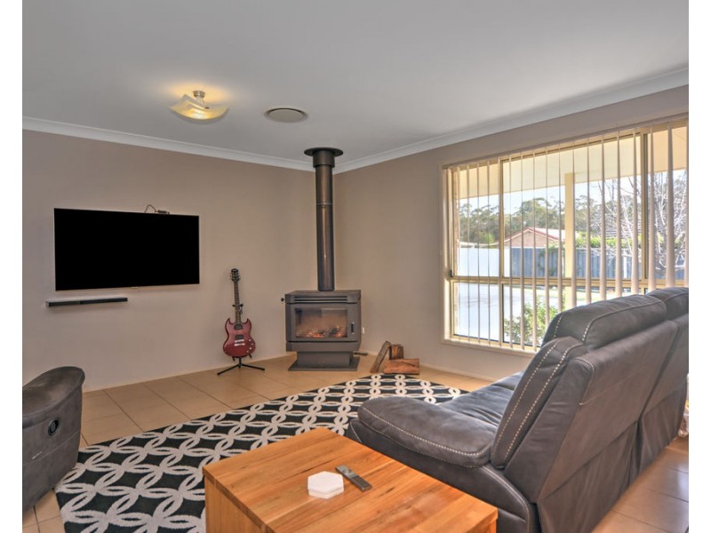 11 Karana Drive, North Nowra NSW 2541