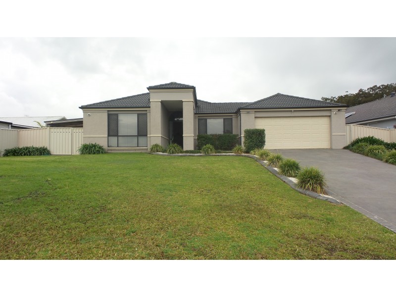 8 Regelia Parade, Worrigee NSW 2540