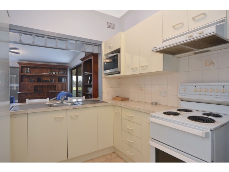 95 Greenwell Point Road, Worrigee NSW 2540