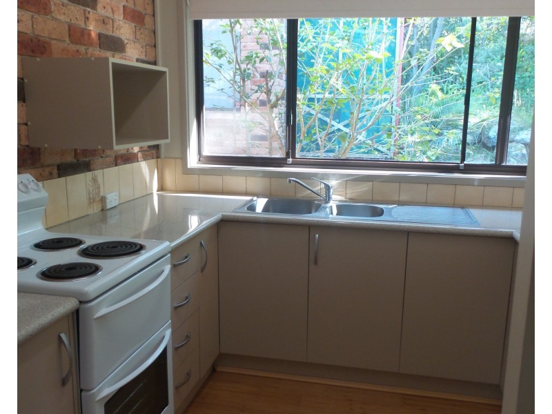 7/76 Brinawarr Street, Bomaderry NSW 2541