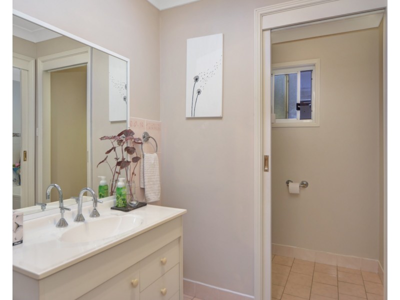 6 Sutherland Drive, North Nowra NSW 2541