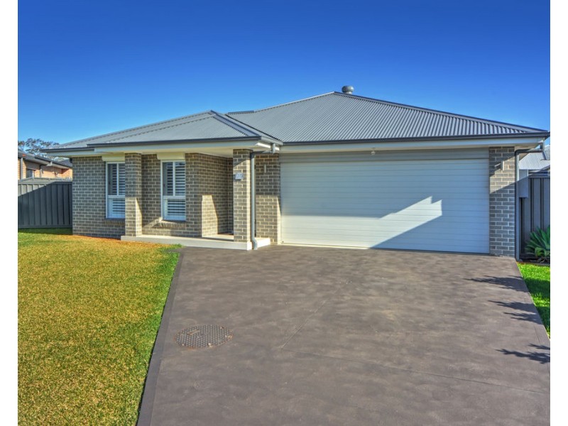17 Petrel Close, South Nowra NSW 2541