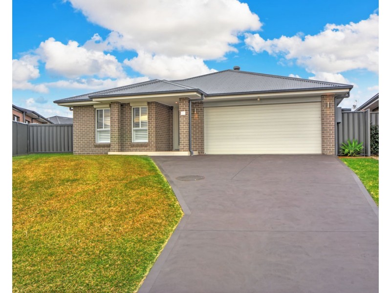 17 Petrel Close, South Nowra NSW 2541