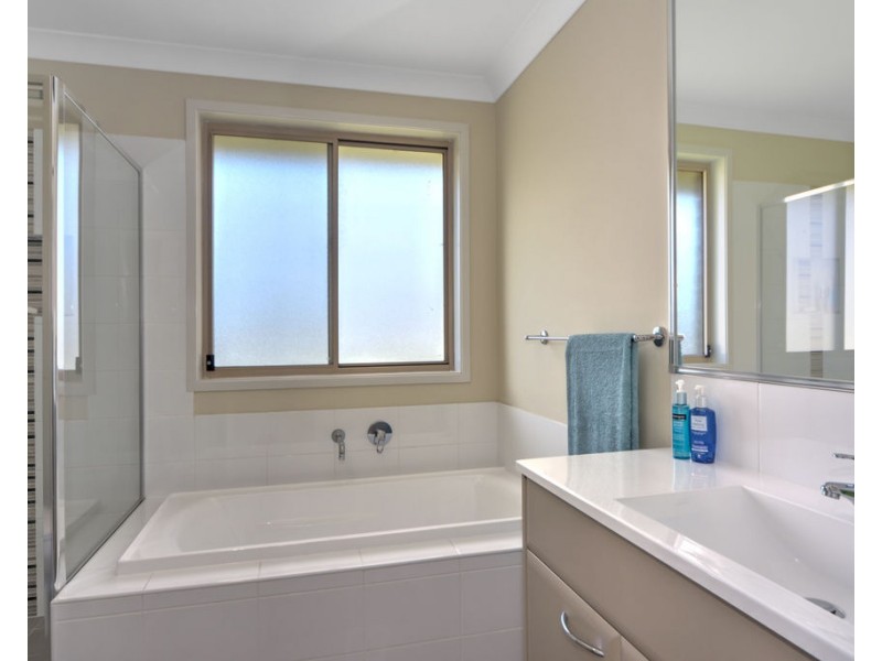 16 Coral Sea Drive, West Nowra NSW 2541