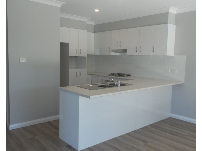 3/5-9 Harbour Bouelvarde, Bomaderry NSW 2541