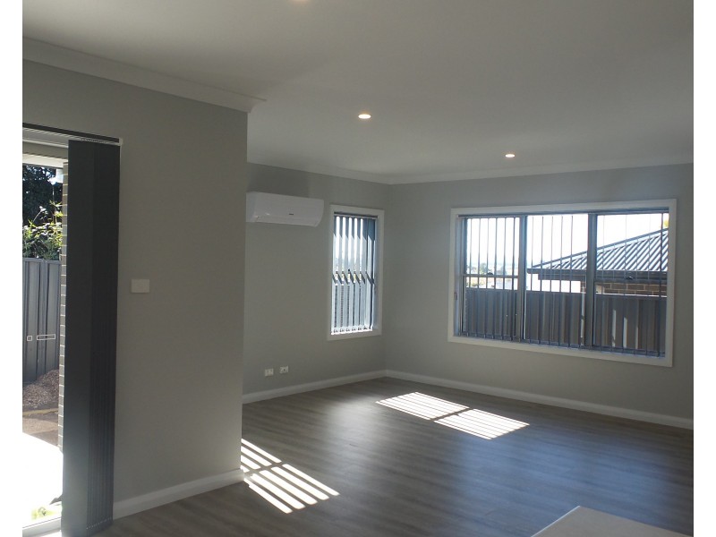 3/5-9 Harbour Bouelvarde, Bomaderry NSW 2541