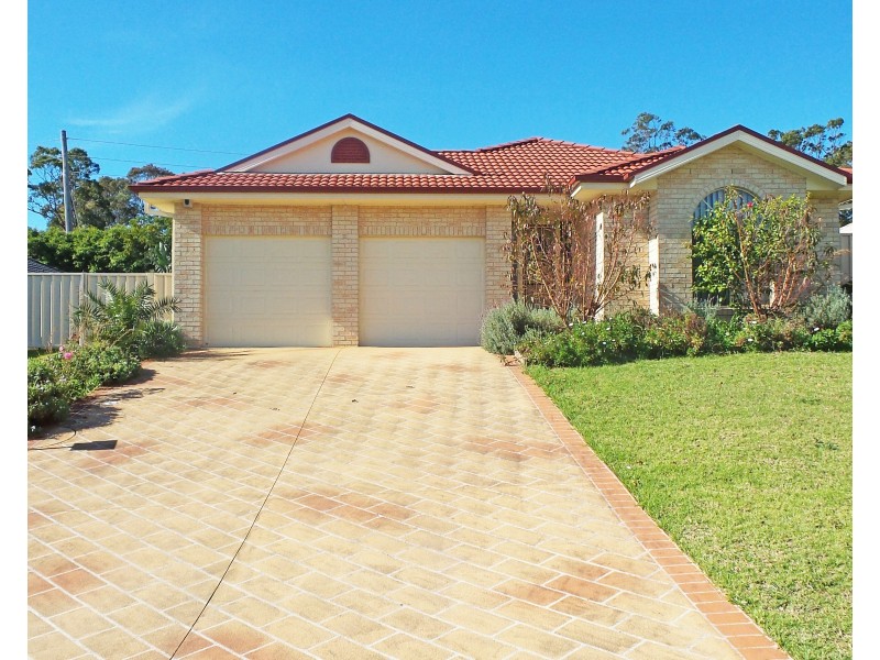 15 Warrigal Street, Nowra NSW 2541
