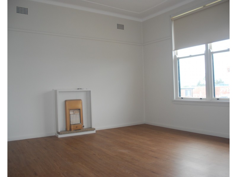 1 Burr Avenue, Nowra NSW 2541