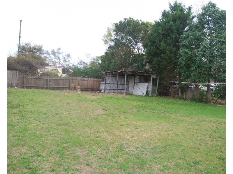 1 Burr Avenue, Nowra NSW 2541