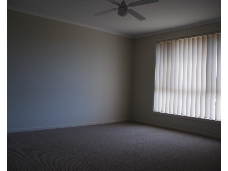 13 Candlebark Close, West Nowra NSW 2541