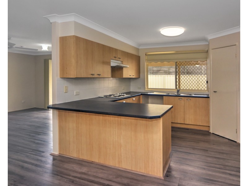 16 Hibiscus Place, Bomaderry NSW 2541