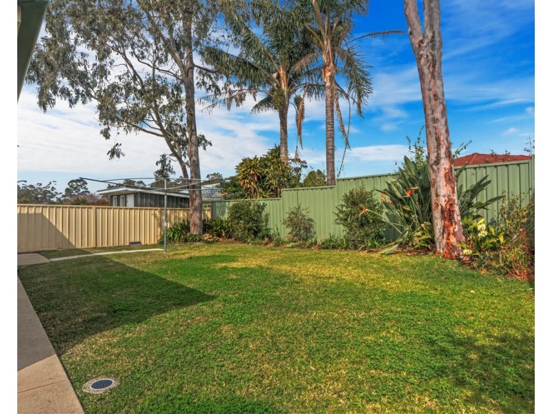 16 Hibiscus Place, Bomaderry NSW 2541