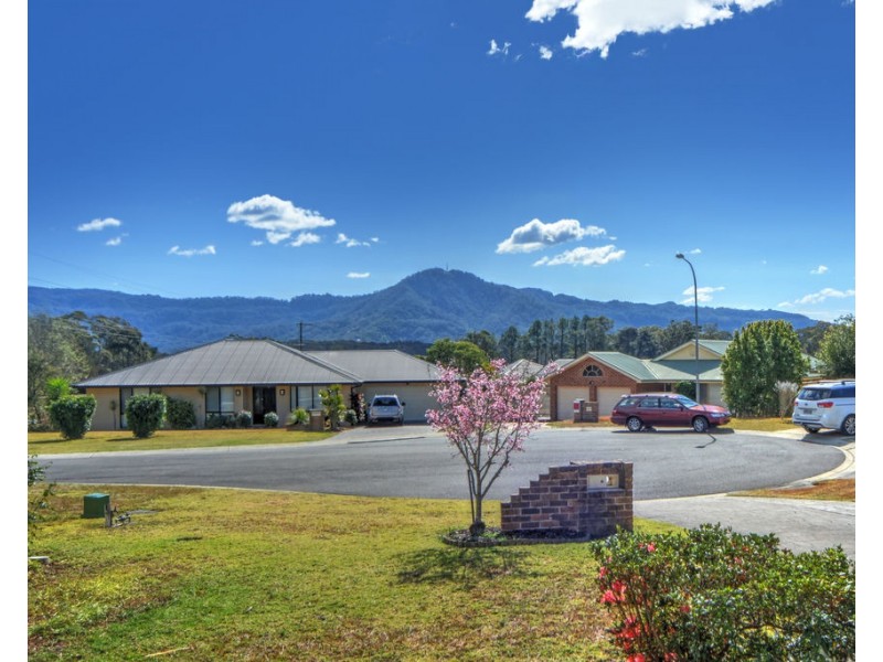 6 Treviso Place, North Nowra NSW 2541