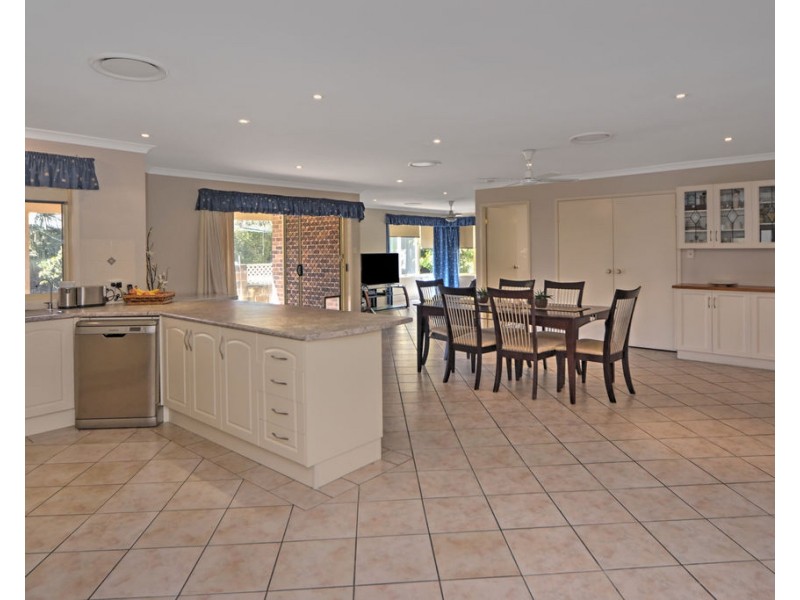 6 Treviso Place, North Nowra NSW 2541