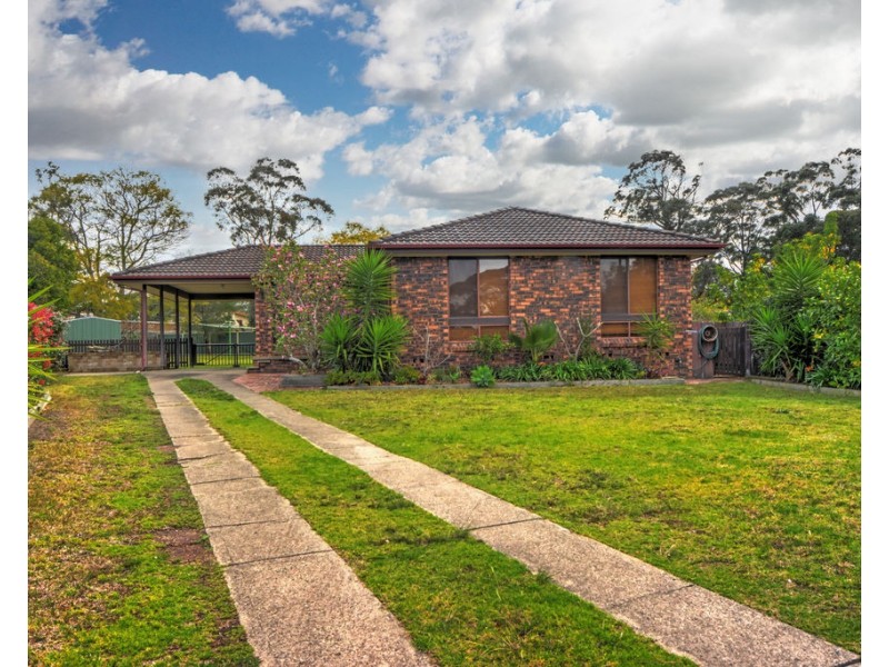 4 Alverstoke Close, Bomaderry NSW 2541
