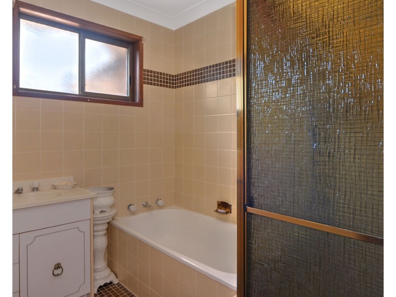 6 Maybern Close, North Nowra NSW 2541