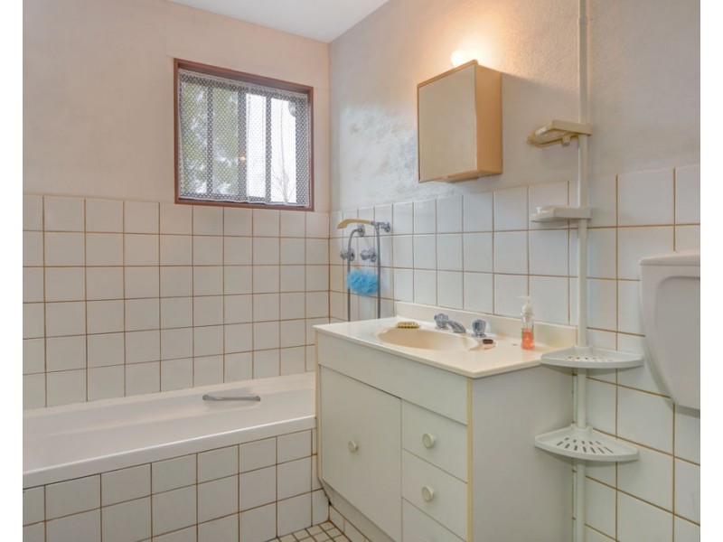 14 Lyndhurst Drive, Bomaderry NSW 2541