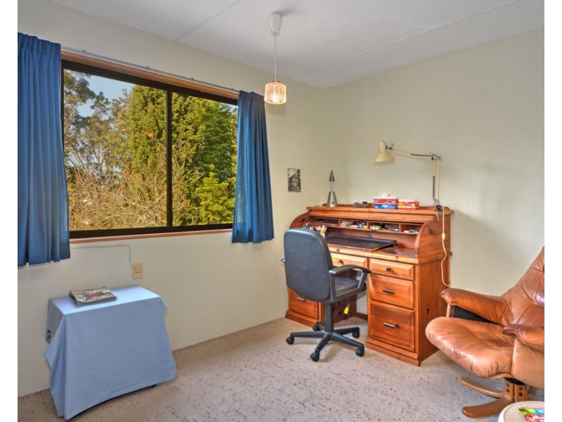 14 Lyndhurst Drive, Bomaderry NSW 2541