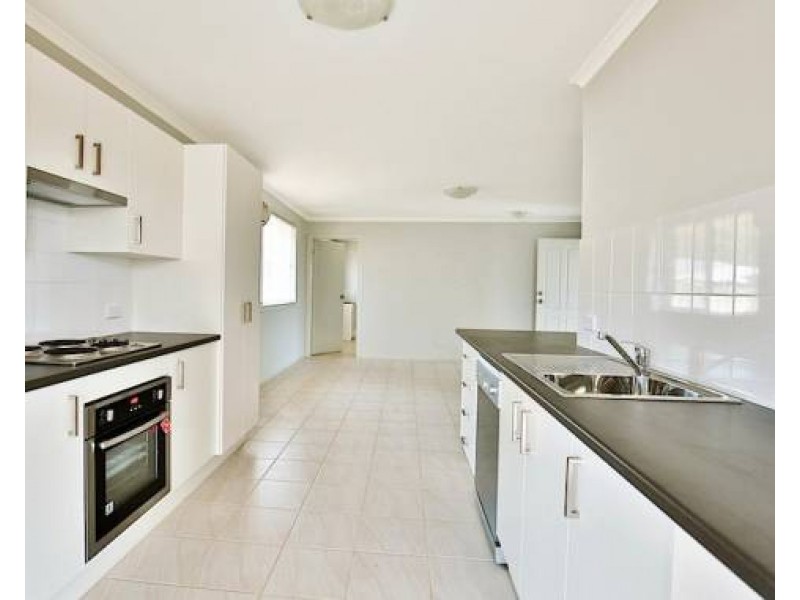 2 Flannelflower Avenue, West Nowra NSW 2541