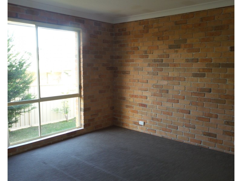 2/3 Acer Place, Worrigee NSW 2540