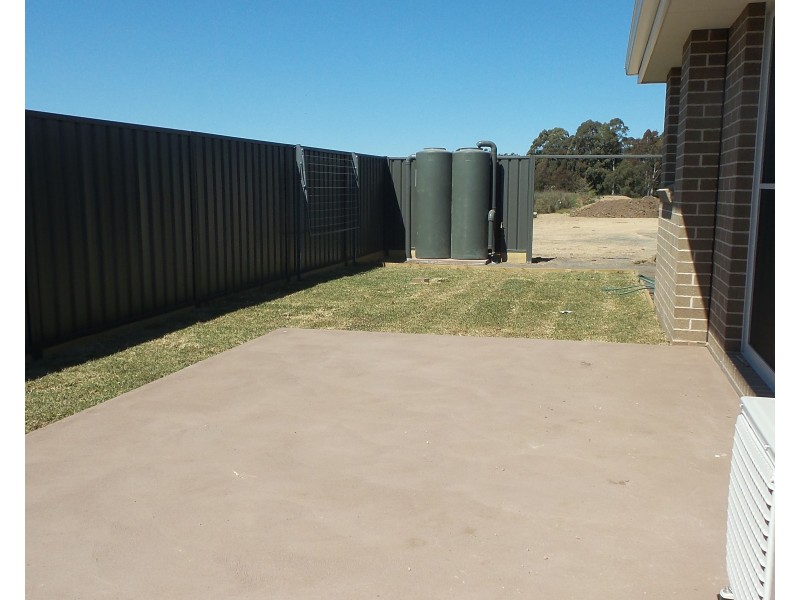 11 Hawthorn Avenue, Nowra NSW 2541