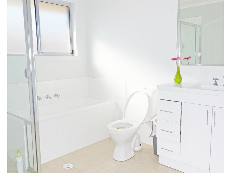 25 Candlebark Close, West Nowra NSW 2541