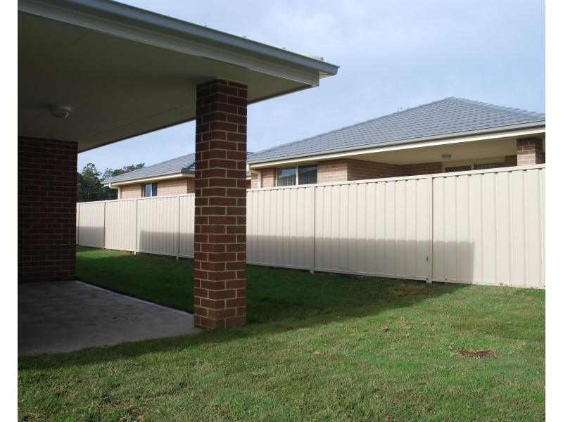 25 Candlebark Close, West Nowra NSW 2541