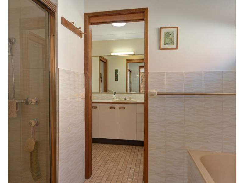 10 Westborne Drive, Nowra NSW 2541