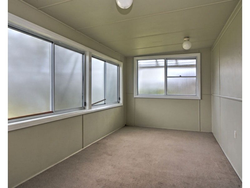 32 Cambewarra Road, Bomaderry NSW 2541